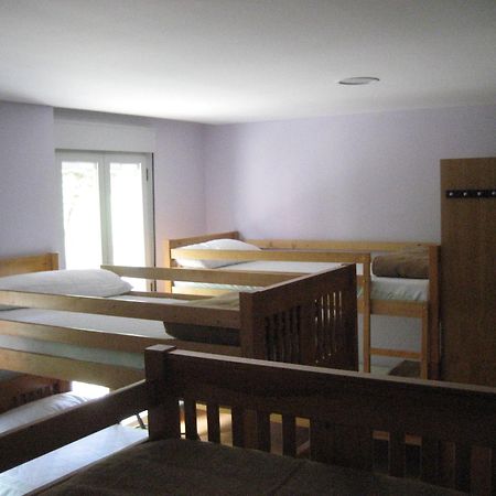 Albergue Turistico Rio Aragon Канфранк Екстер'єр фото