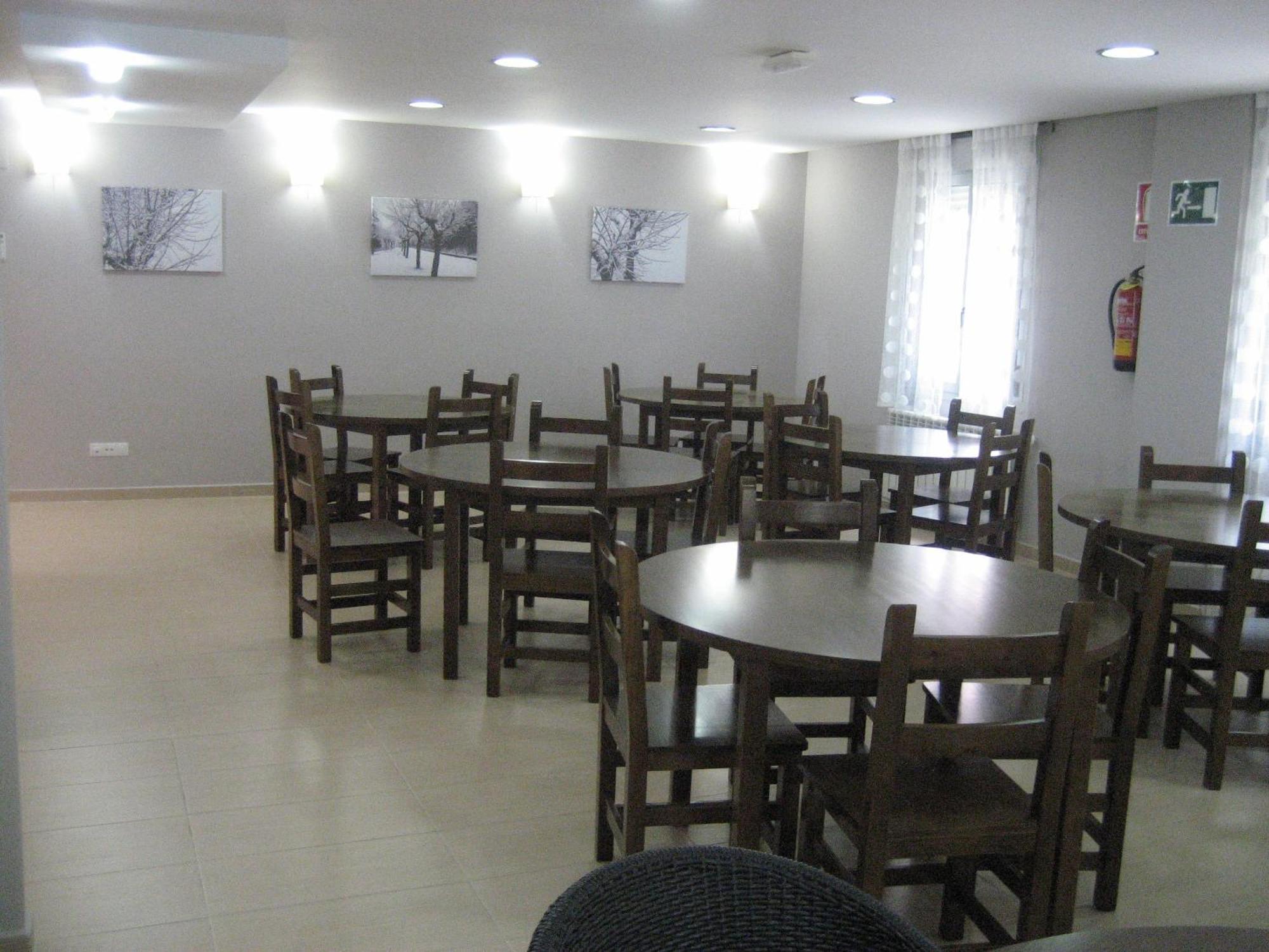 Albergue Turistico Rio Aragon Канфранк Екстер'єр фото